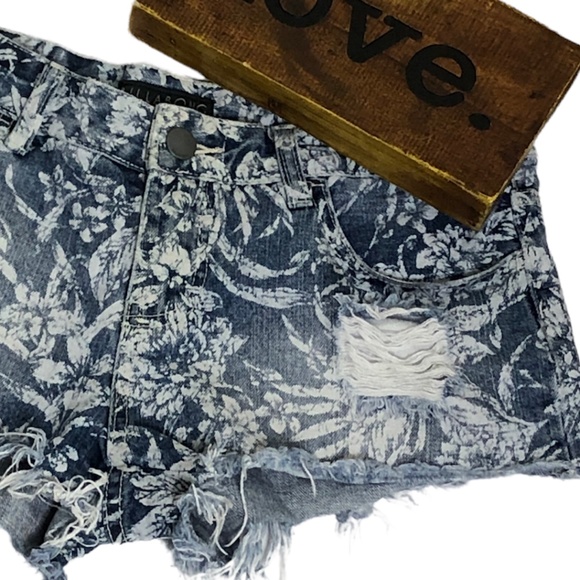 BILLABONG time keeps Floral Print Denim Distressed Shorty Shorts Size 5 - Picture 9 of 16